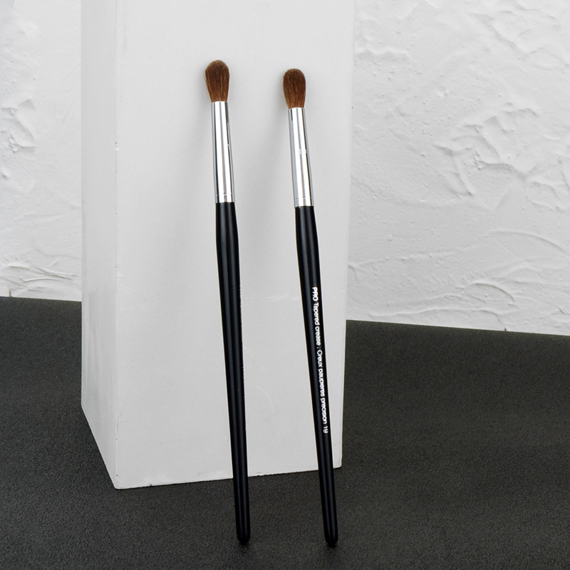 แปรงอายแชโดว์มืออาชีพ Tapered  - Beauty Blender In Makeup บทวิจารณ์และราคา