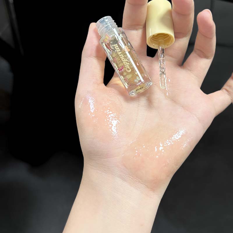 ลิปกลอสเนื้อเจลใสชุ่มชื้น ฉ่ำว - Lip Gloss Plumping บทวิจารณ์และราคา
